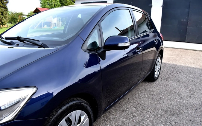 Toyota Auris cena 31900 przebieg: 136832, rok produkcji 2011 z Elbląg małe 781